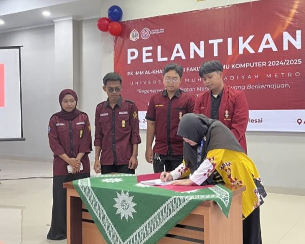 Wakil Rektor III Dukung Regenerasi Kepemimpinan IMM FIKOM Lewat Pelantikan Pengurus Baru