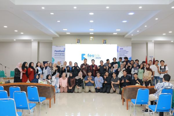 Startup Talks FESTIK 2025 Hadirkan CEO Diantar.id: Bangun Jiwa Inovatif Mahasiswa Lewat Kisah Wirausaha Teknologi