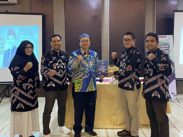 FIKOM UM Metro Gelar Diskusi Bedah Buku PP-AIK: Dari Teori Menuju Nilai Profetis dan Profesional