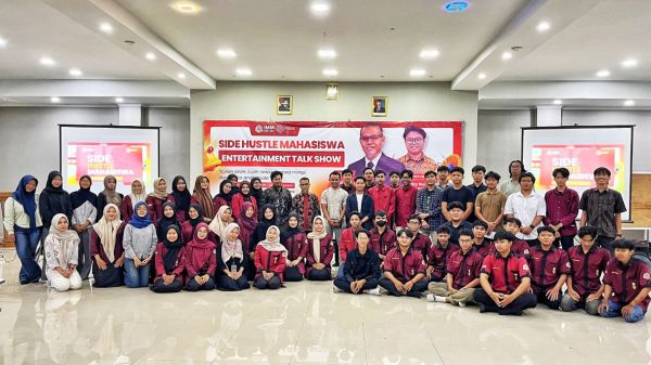 IMM FIKOM UM METRO SUKSES GELAR ENTREPRENEUR TALKSHOW: MAHASISWA ANTUSIAS BAHAS SIDE HUSTLE DI TENGAH KULIAH