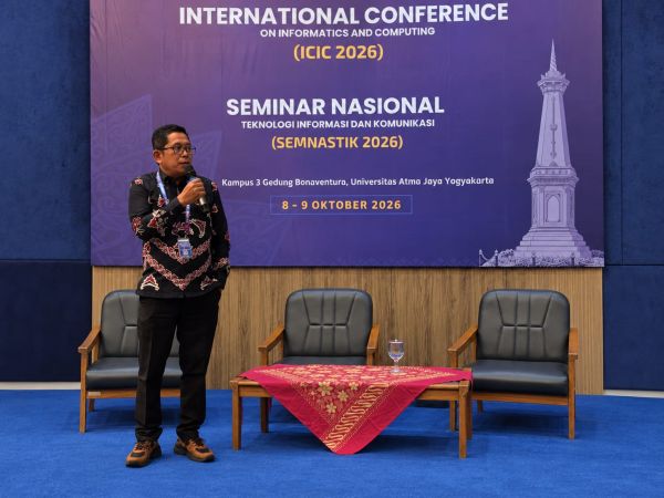 Dekan dan Wakil Dekan I FIKOM UM Metro Presentasikan Riset pada SEMNASTIK 2026 di Yogyakarta